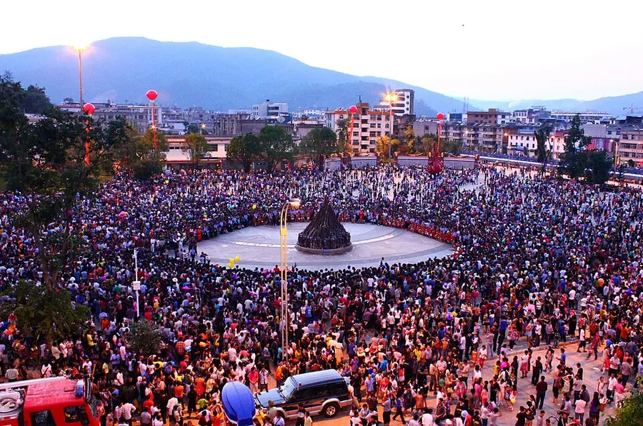 Yi Alili Dance (Axi Tiaoyue) — traditional dance tradition